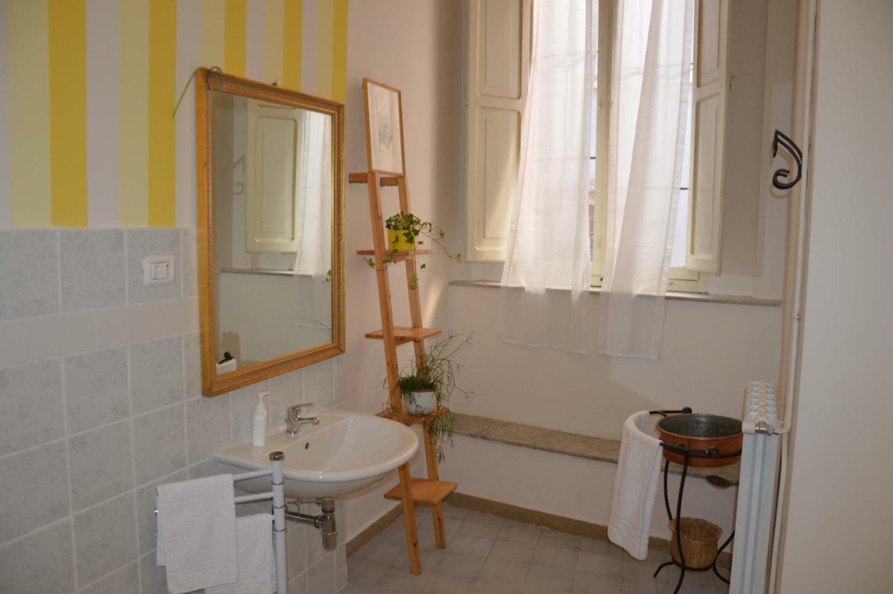 Casa Ciri Bed & Breakfast Foligno Exterior photo