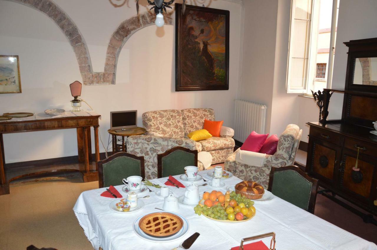 Casa Ciri Bed & Breakfast Foligno Exterior photo